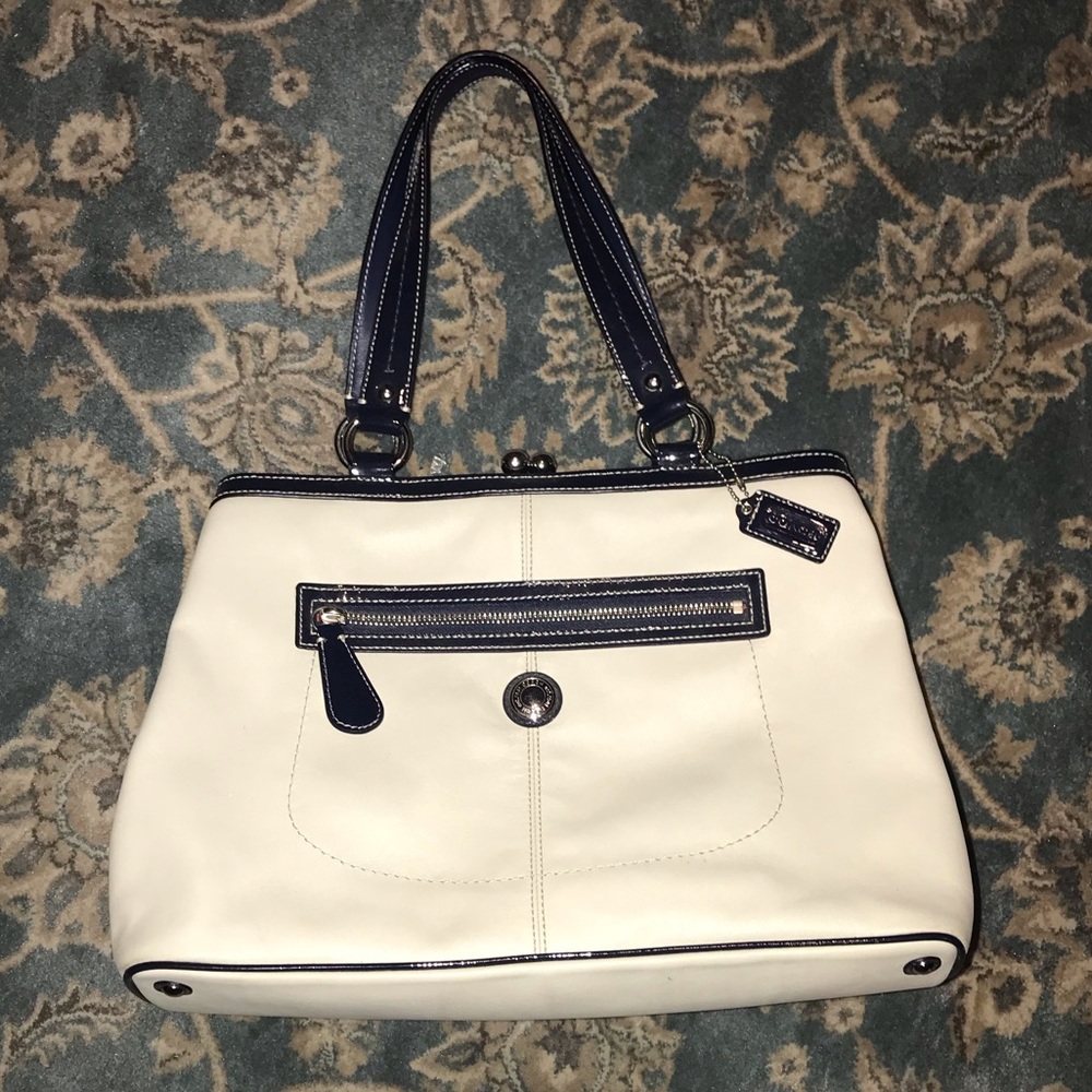 COACH White Leather Bag with Navy Blue Patent Leather Trim